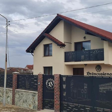 דירות Târgu Jiu Casa Brancusiana מראה חיצוני תמונה