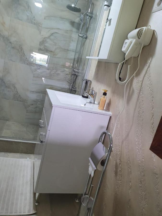 דירות Târgu Jiu Casa Brancusiana מראה חיצוני תמונה