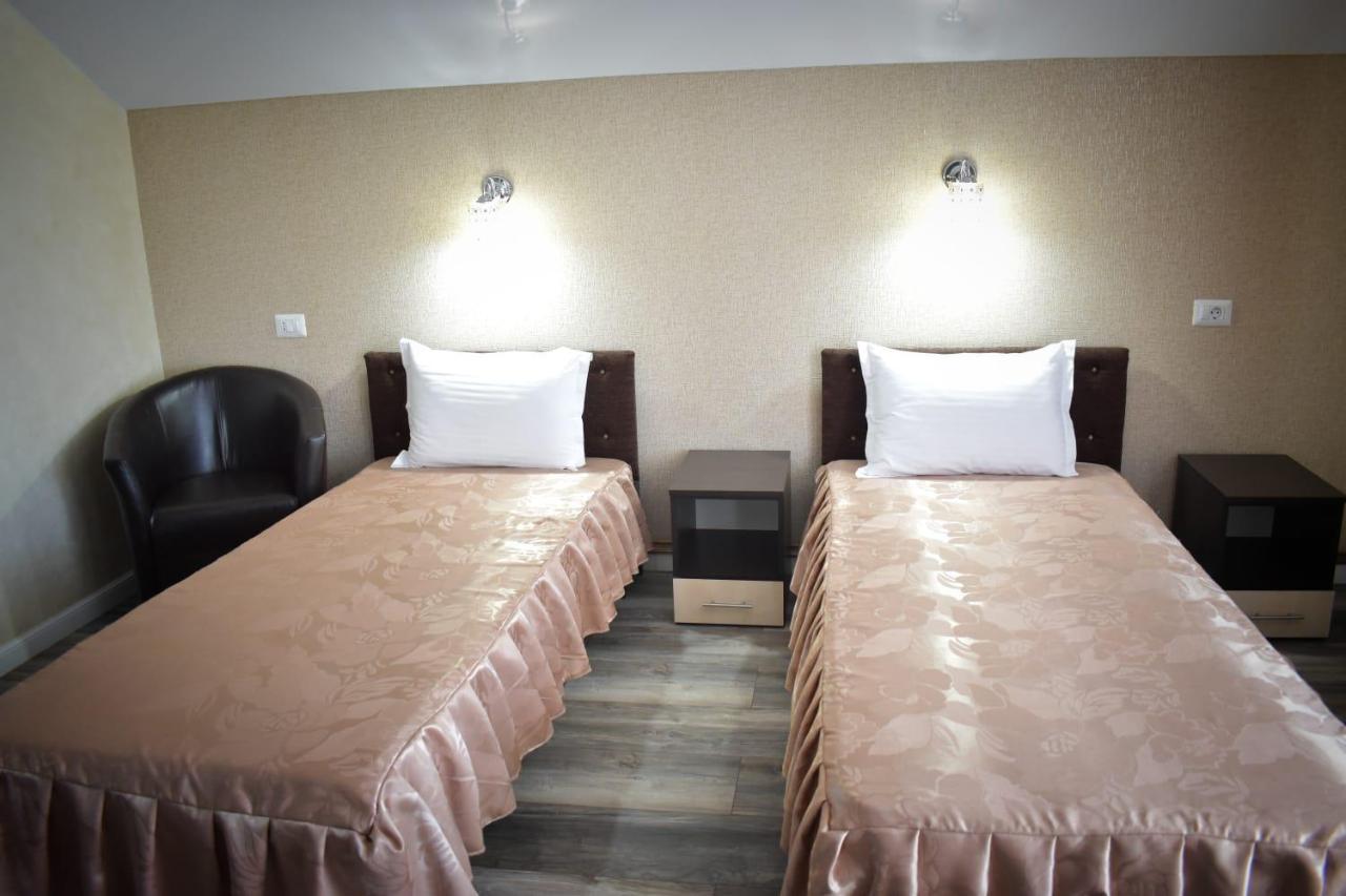 דירות Târgu Jiu Casa Brancusiana מראה חיצוני תמונה